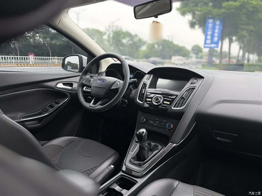 Ford Focus, 2019 13