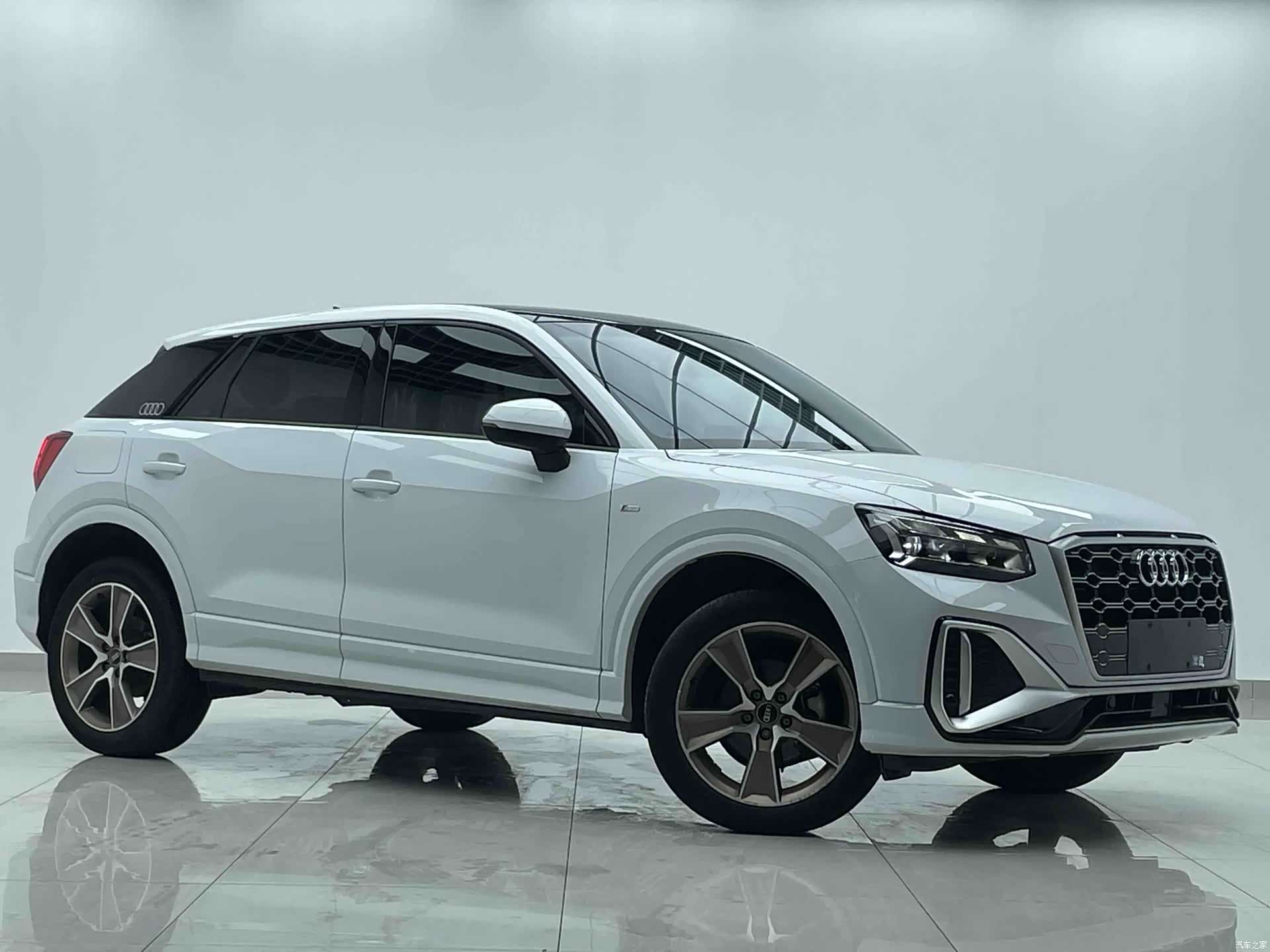 Audi Q2L, 2023 2