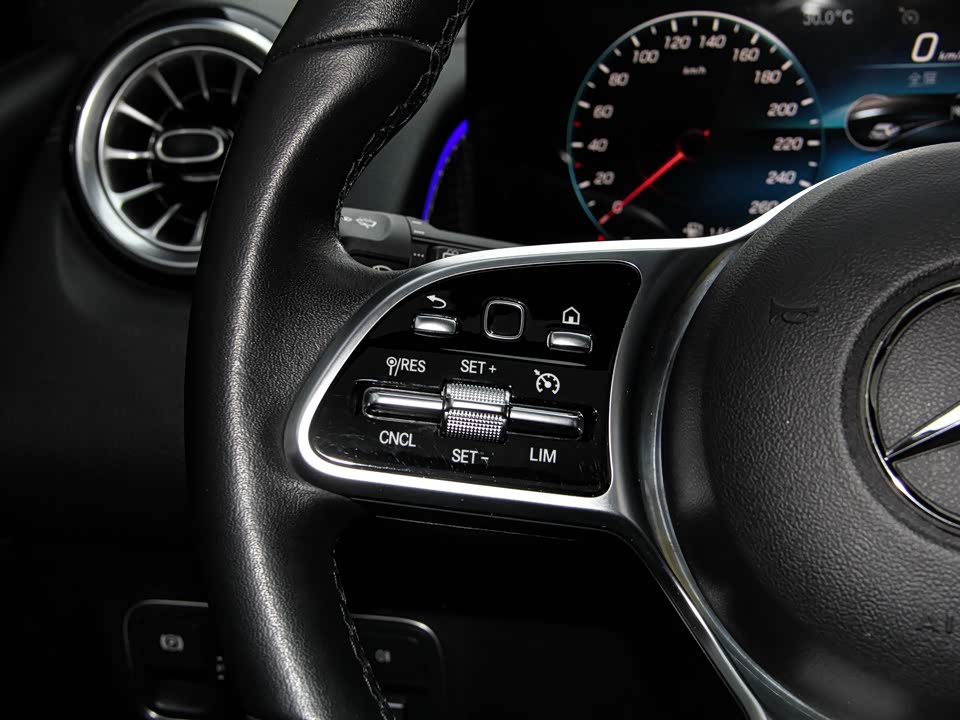 Mercedes-Benz GLB Mercedes-Benz GLB
