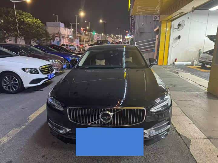 Volvo S90