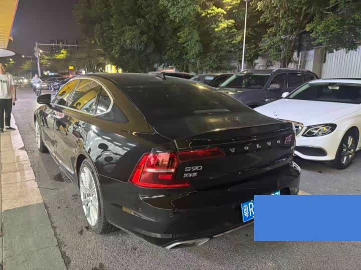Volvo S90