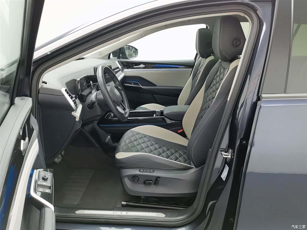 Volkswagen ID.6, 2022 10