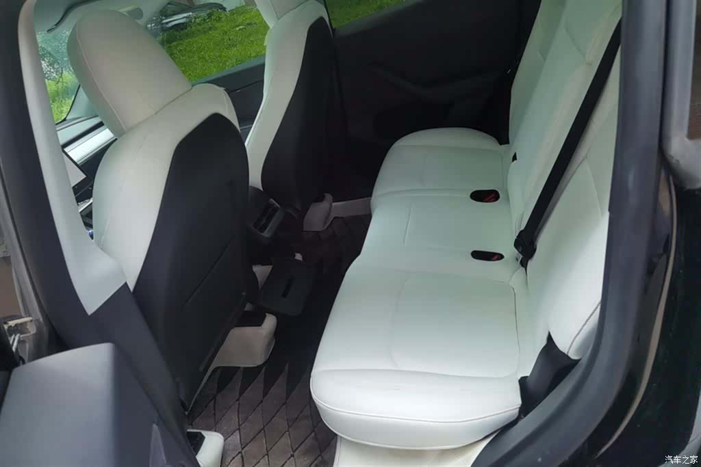 Tesla Model Y, 2023 11