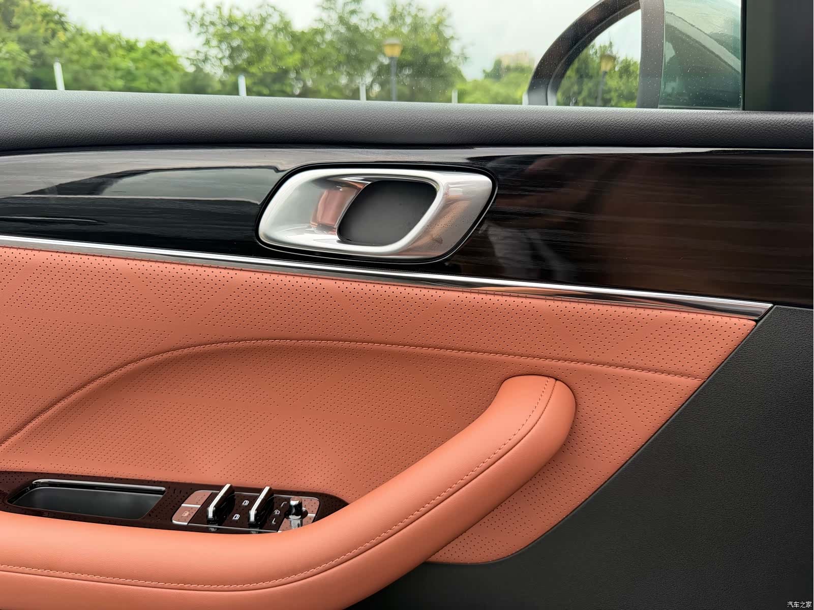 Geely Emgrand, 2025 23