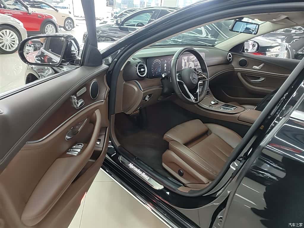 Mercedes-Benz E-Class, 2023 16