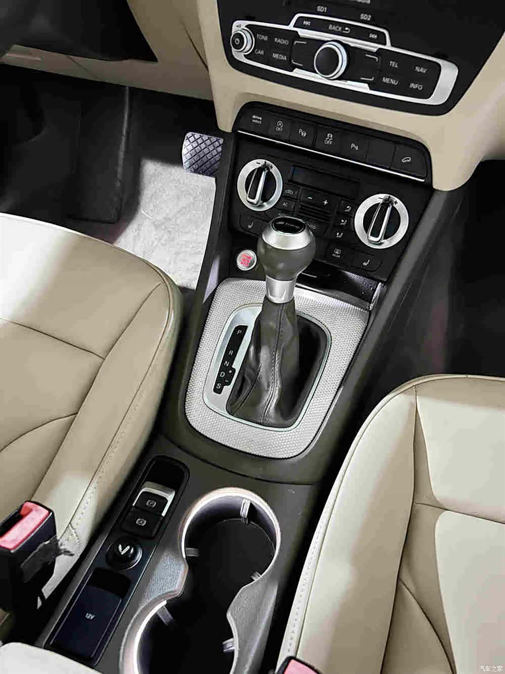 Audi Q3, 2013 13