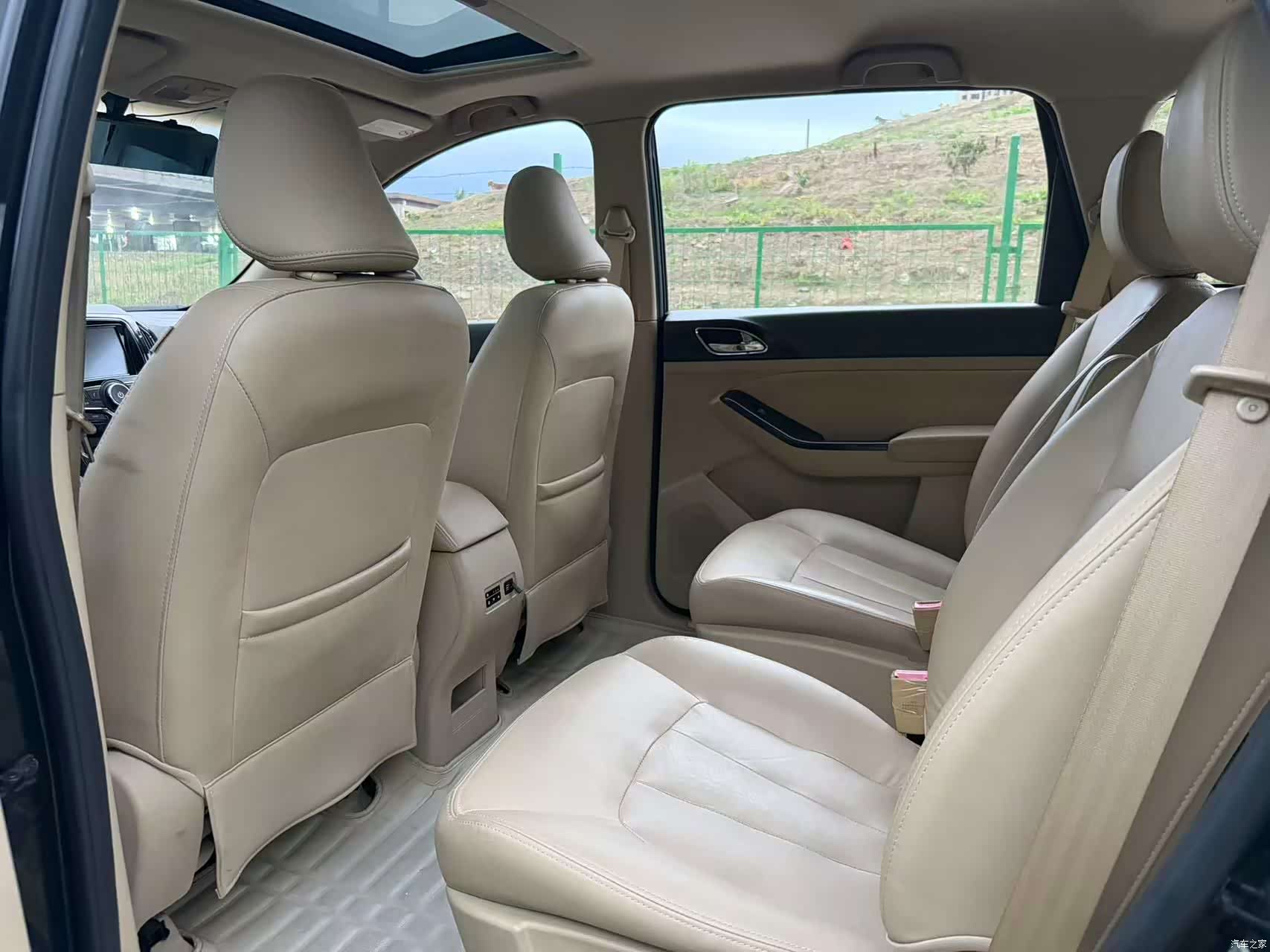 Wuling 730, 2015 9