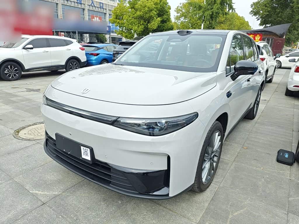 Leapmotor C10