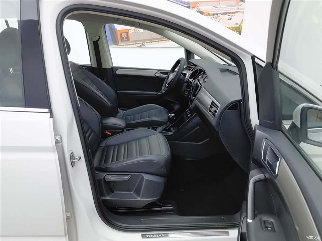 Volkswagen L, 2018 23