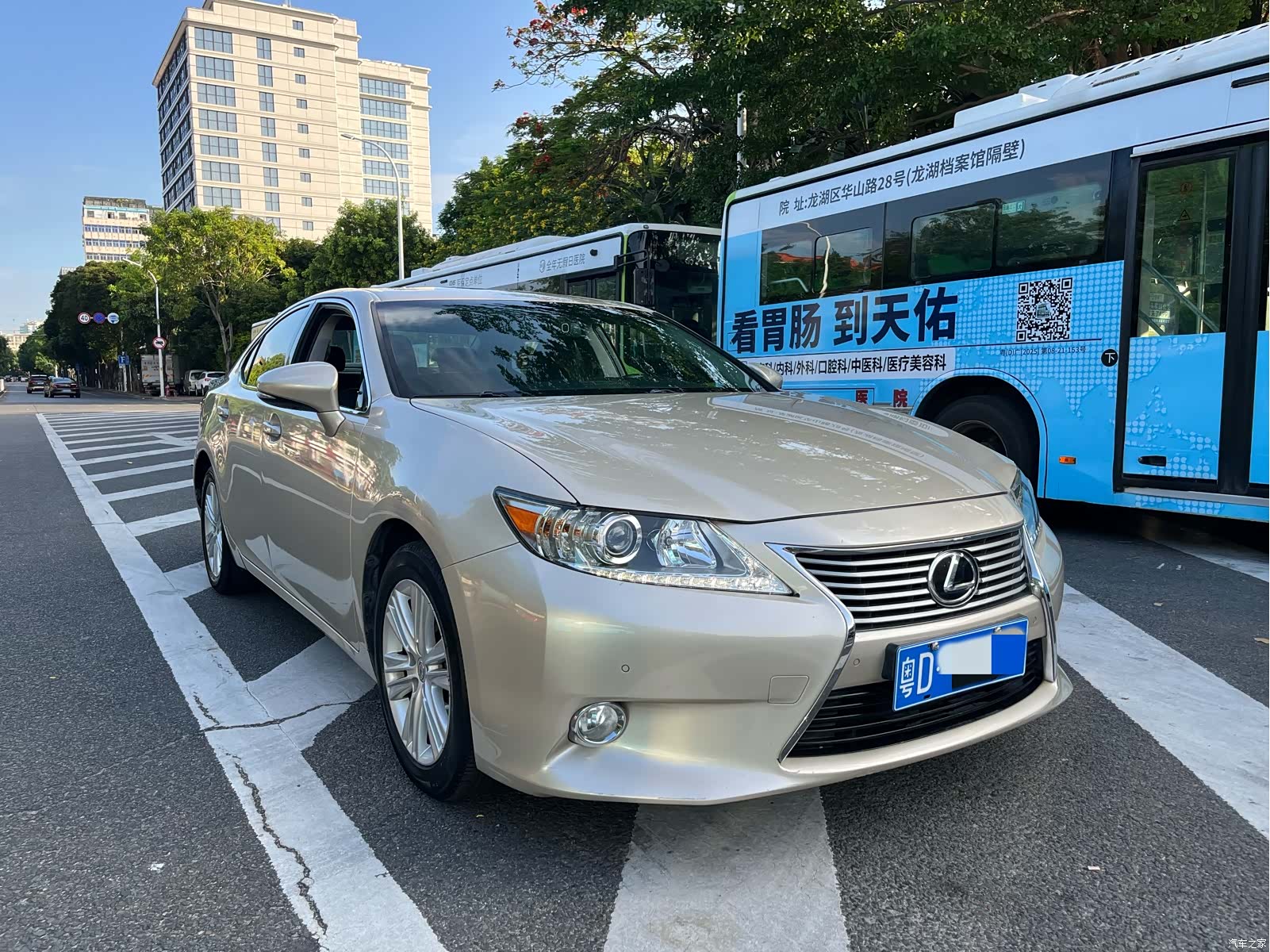 Lexus ES, 2015 3