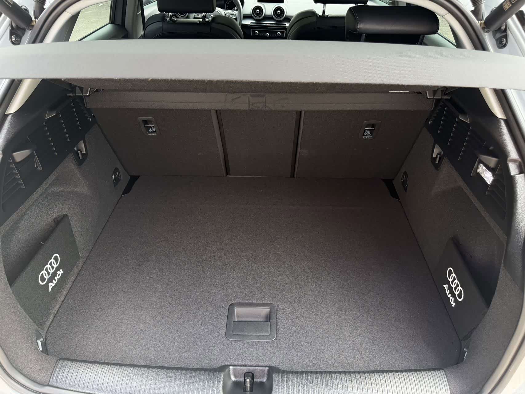 Audi Q2L, 2022 13