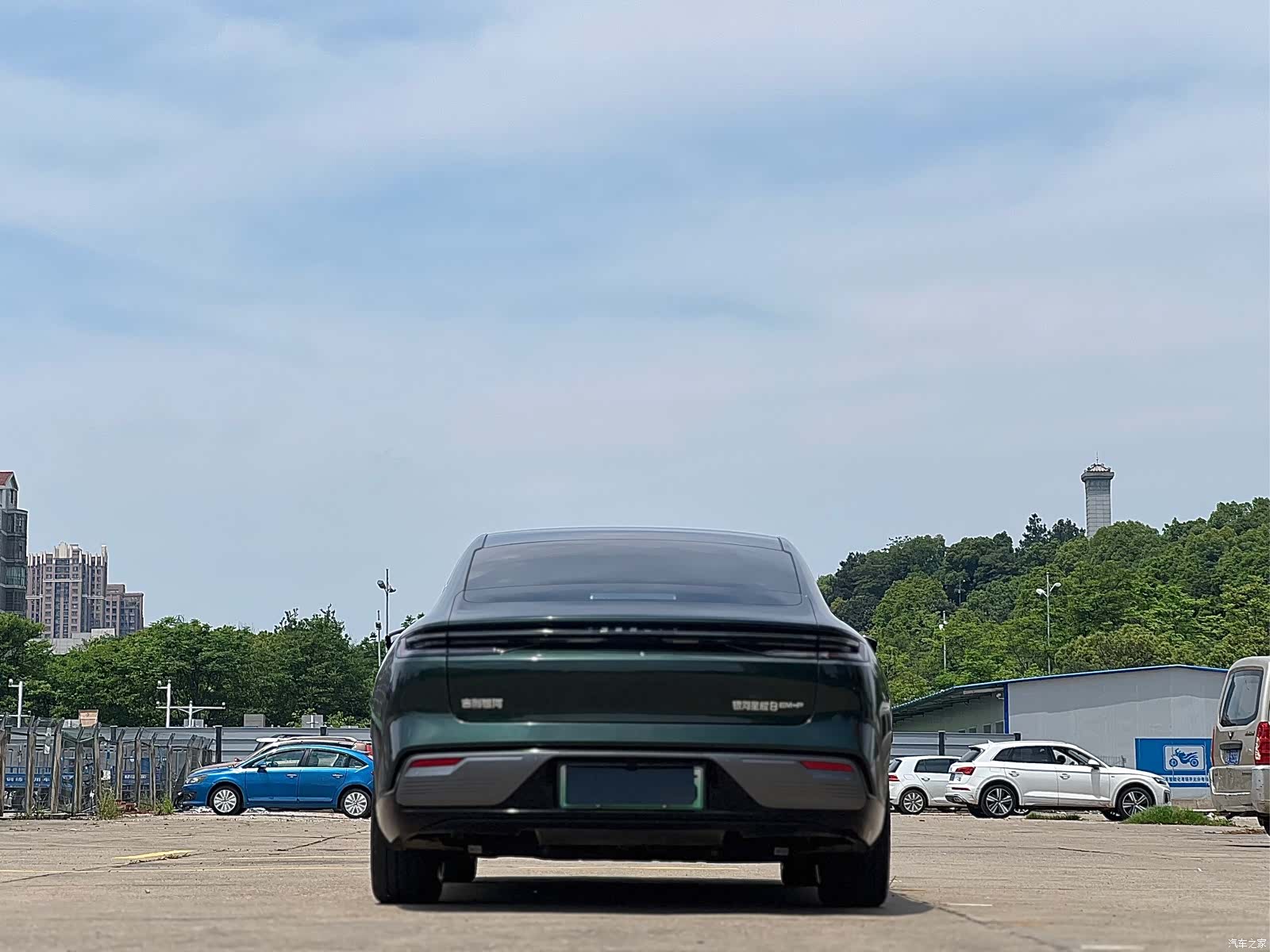 Geely 8, 2025 8