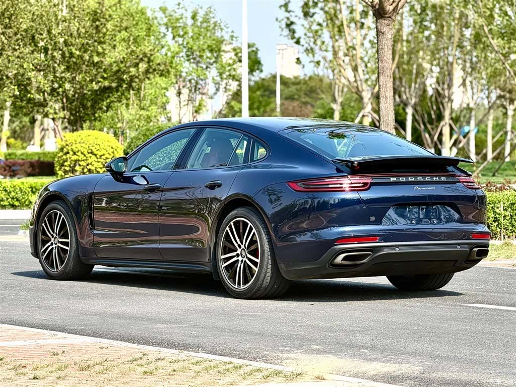 Porsche Panamera, 2018 9