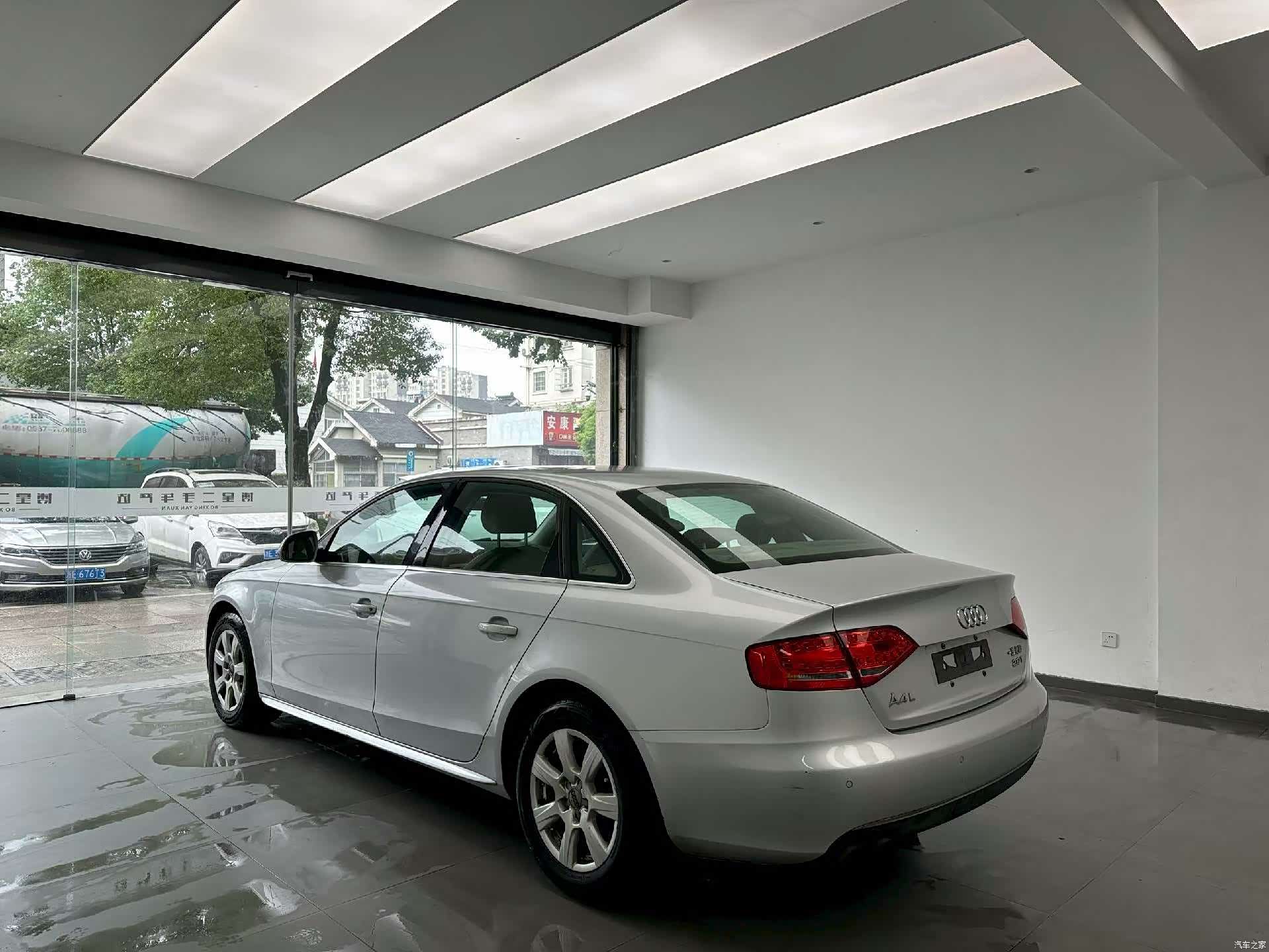 Audi A4L, 2011 7