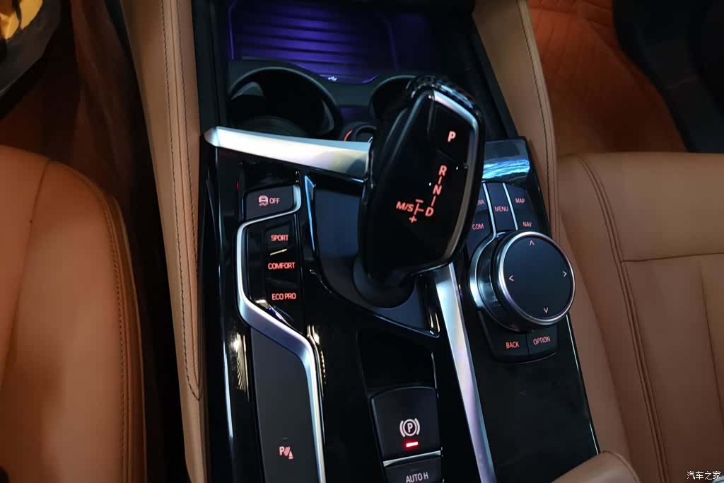 BMW 5 Series, 2017 16