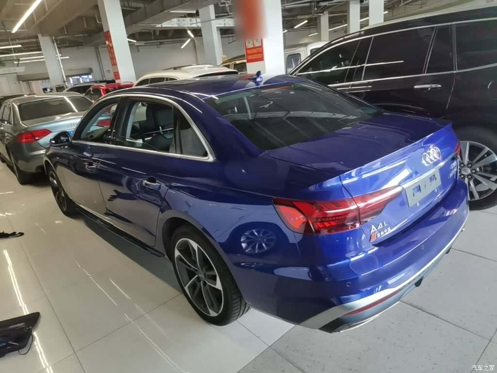 Audi A4L, 2021 все фото