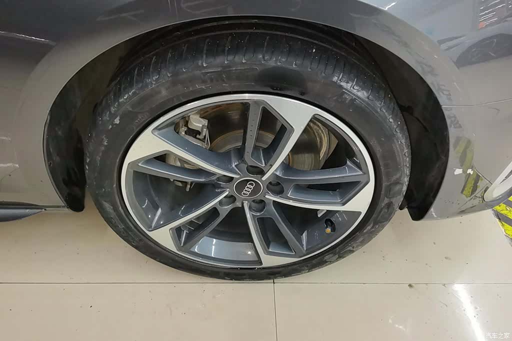Audi A4L, 2022 6