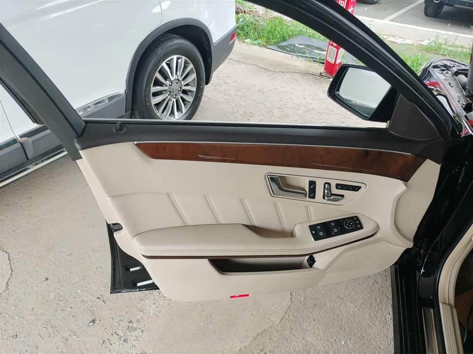 Mercedes-Benz E-class Mercedes-Benz E-class