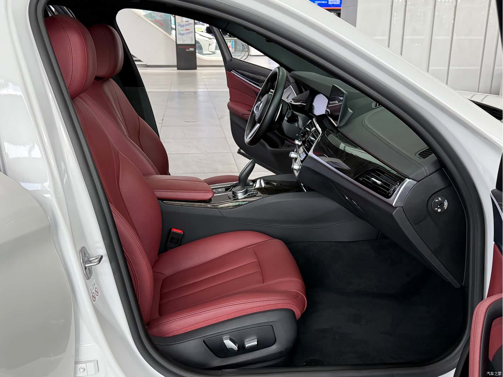 BMW 5 Series, 2019 11