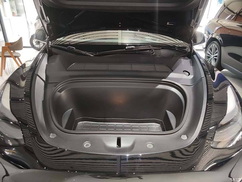 Tesla Model Y, 2021 20