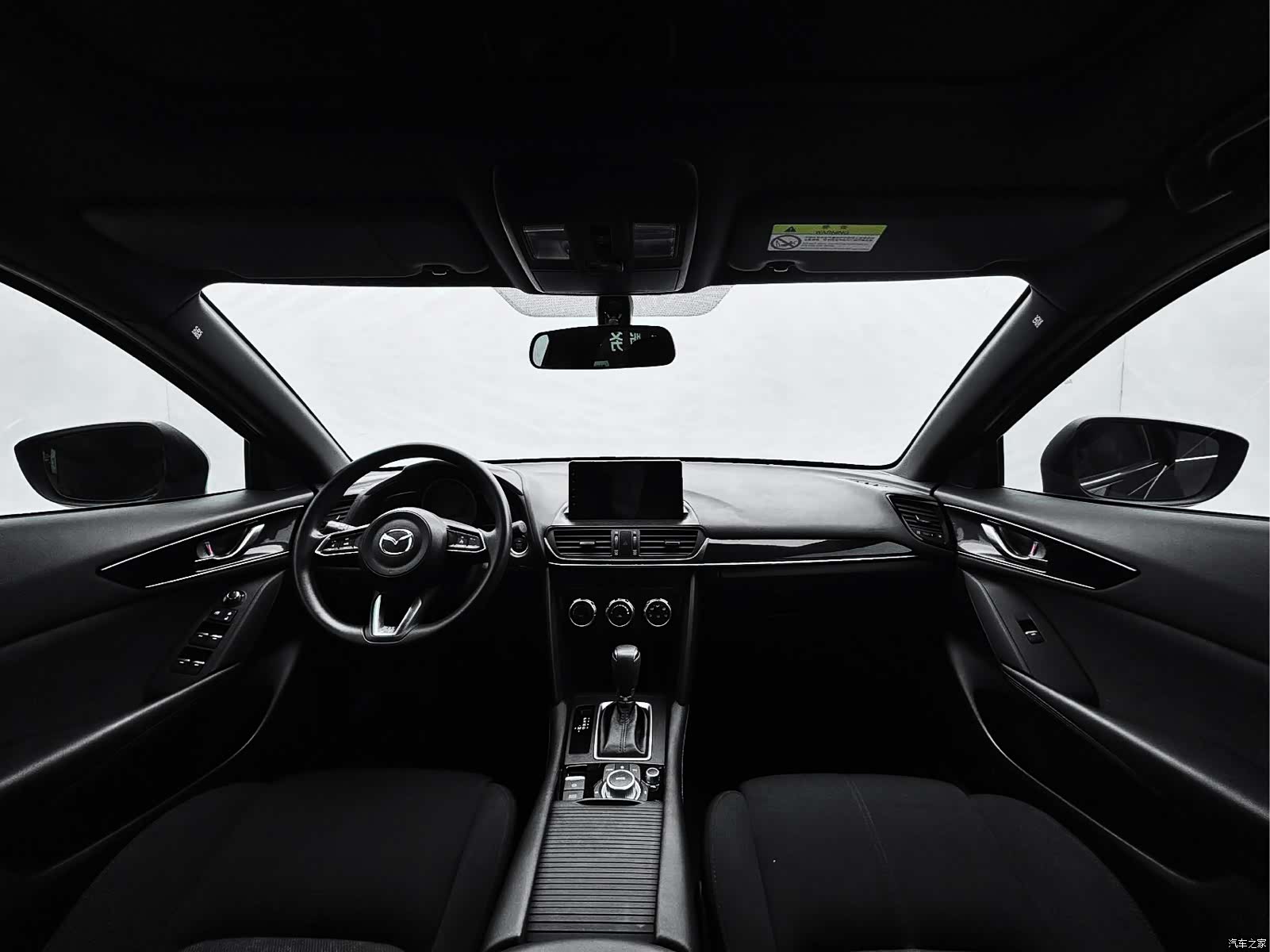 Mazda CX-4, 2023 11