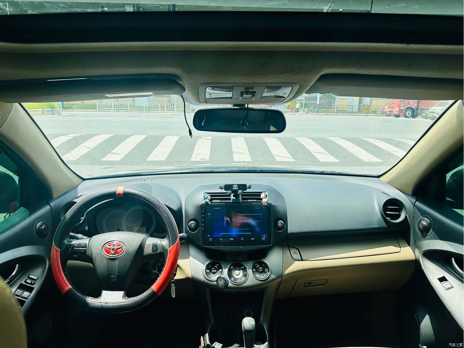 Toyota RAV4, 2012 8
