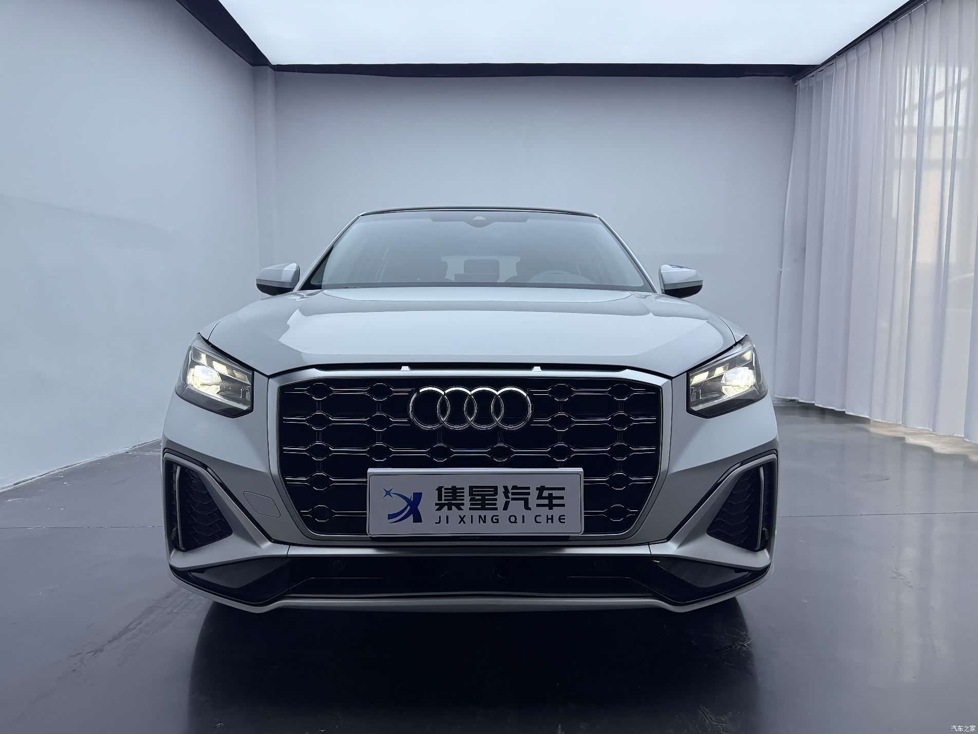 Audi Q2L, 2023 14