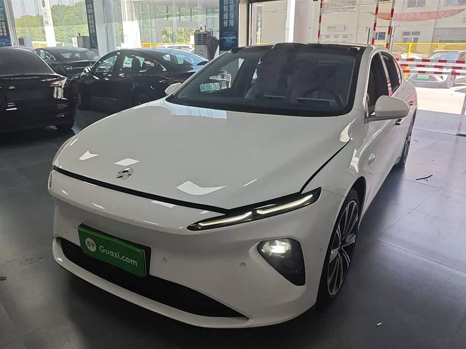 NIO ET7