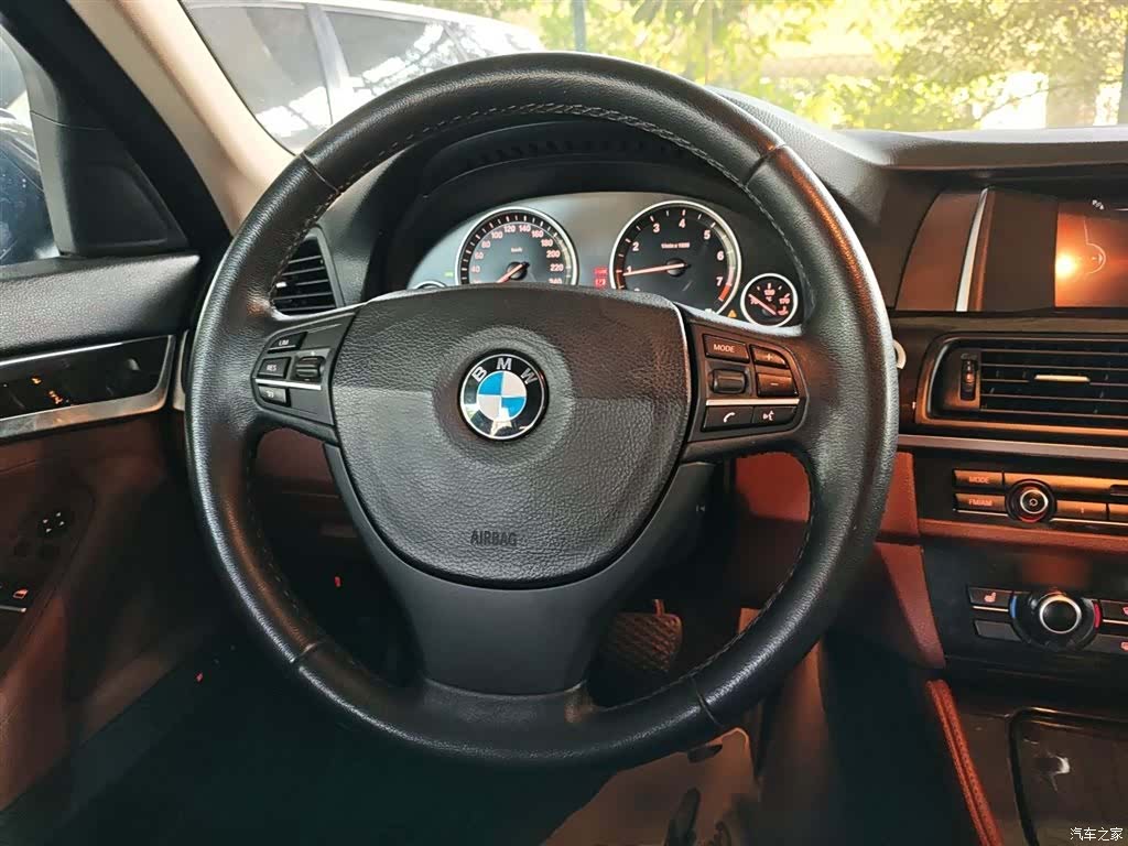 BMW 5 Series, 2016 11