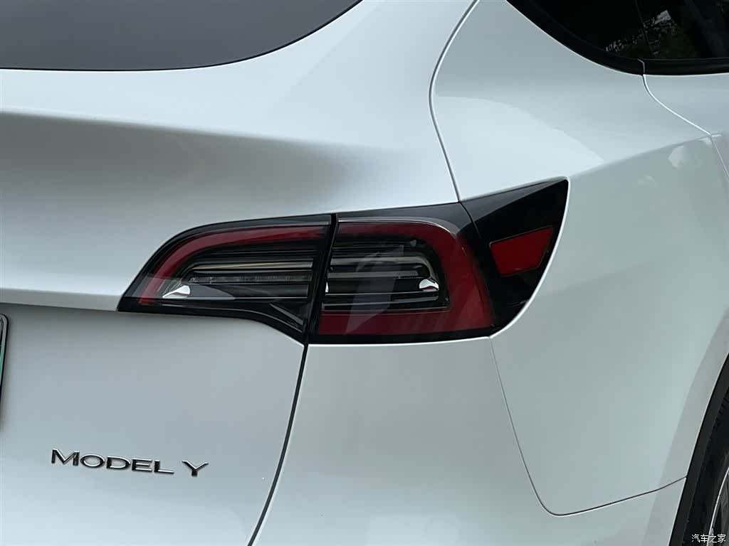 Tesla Model Y, 2022 23