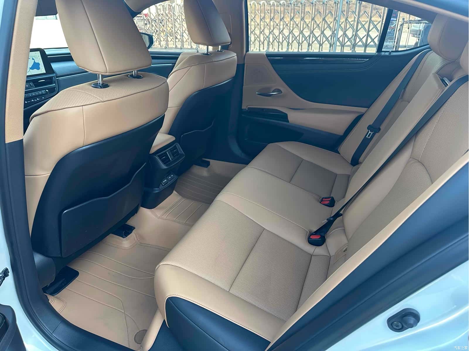 Lexus ES, 2024 13