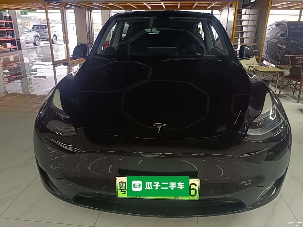 Tesla Model Y, 2022 3