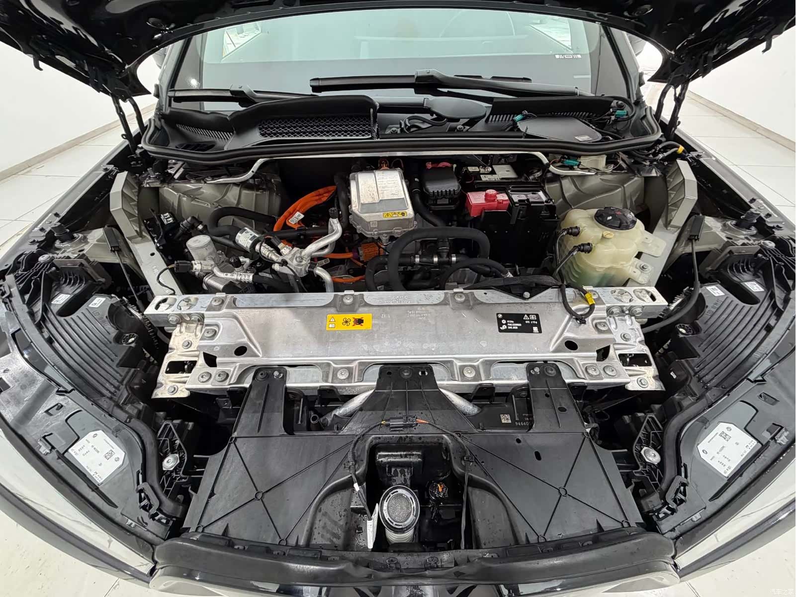 BMW iX, 2023 17