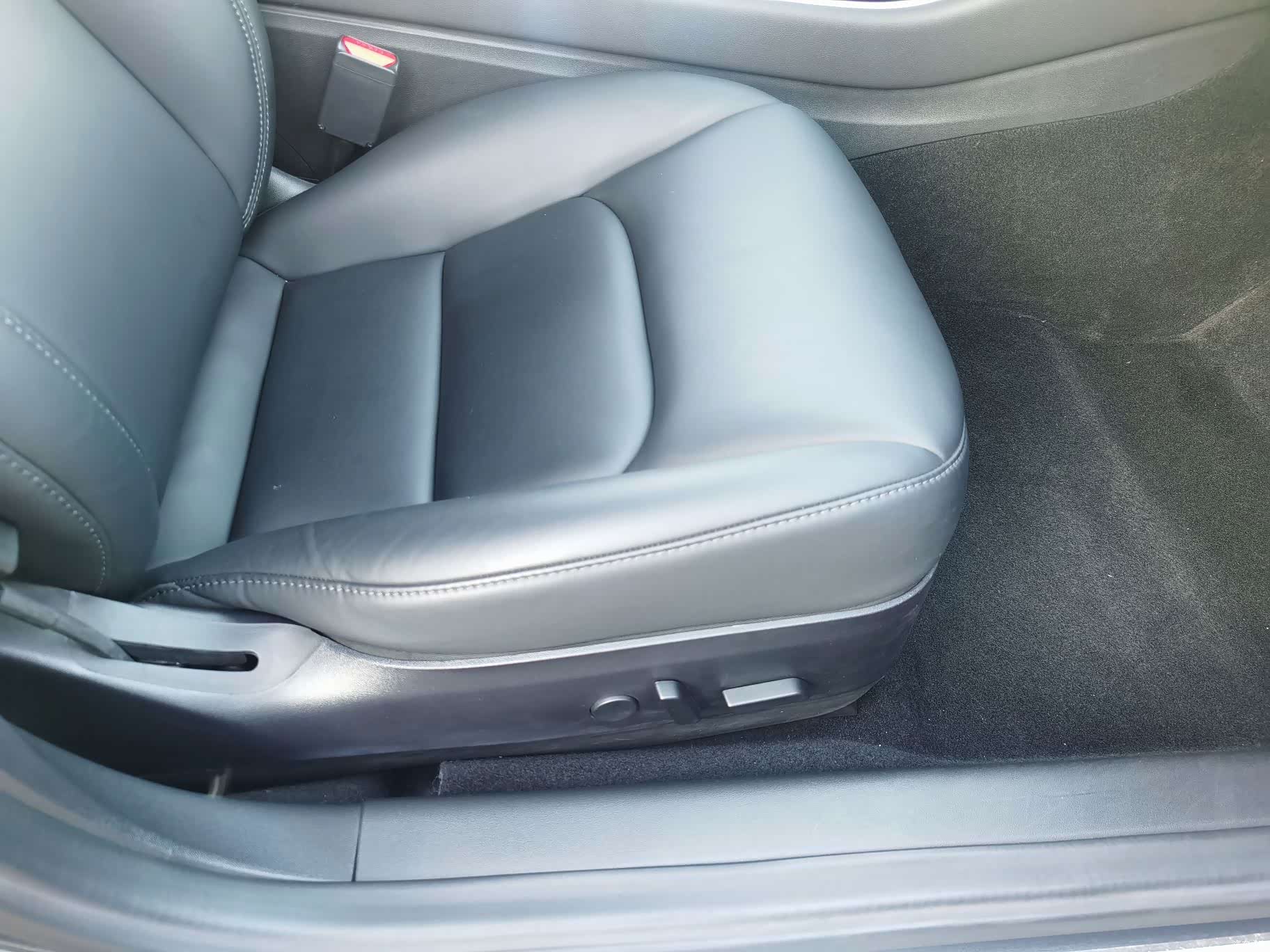 Tesla Model 3, 2019 11