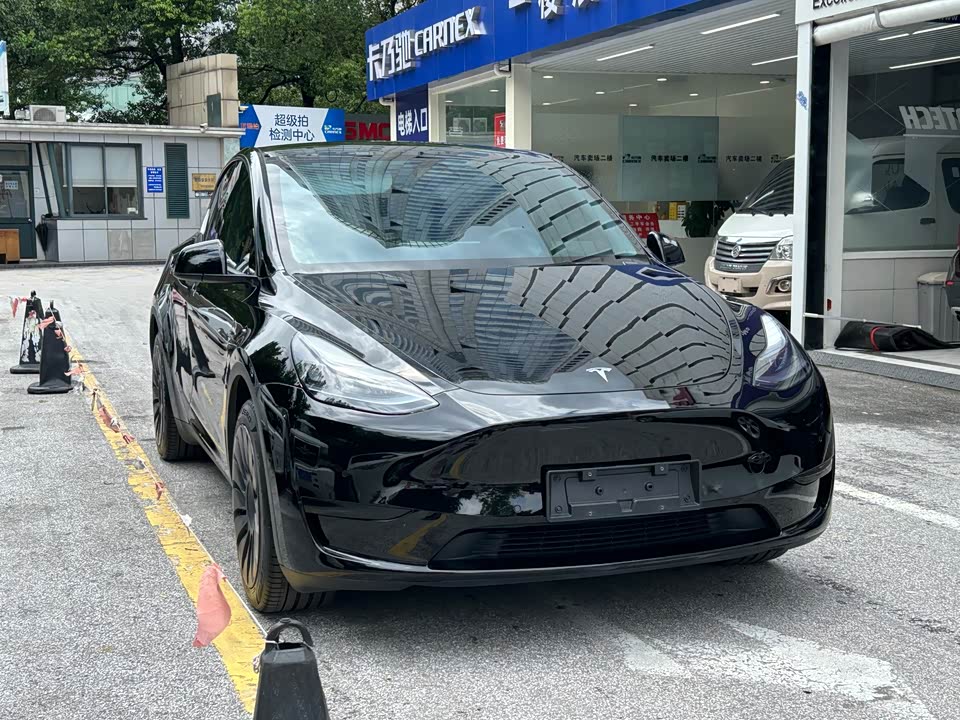 Tesla Model Y Tesla Model Y