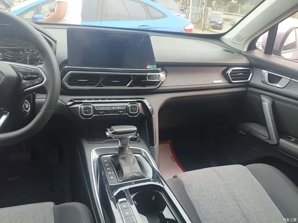 Wuling RS-5, 2020 13