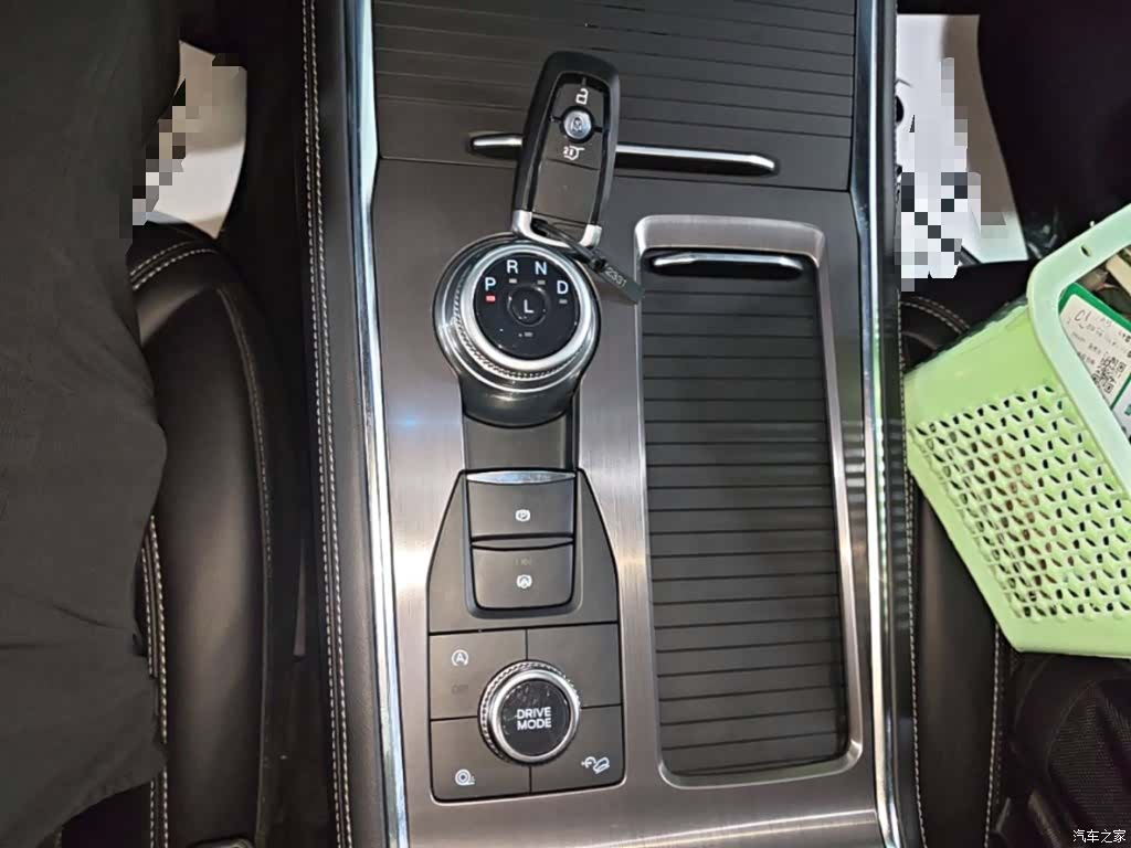 Ford Explorer, 2023 14