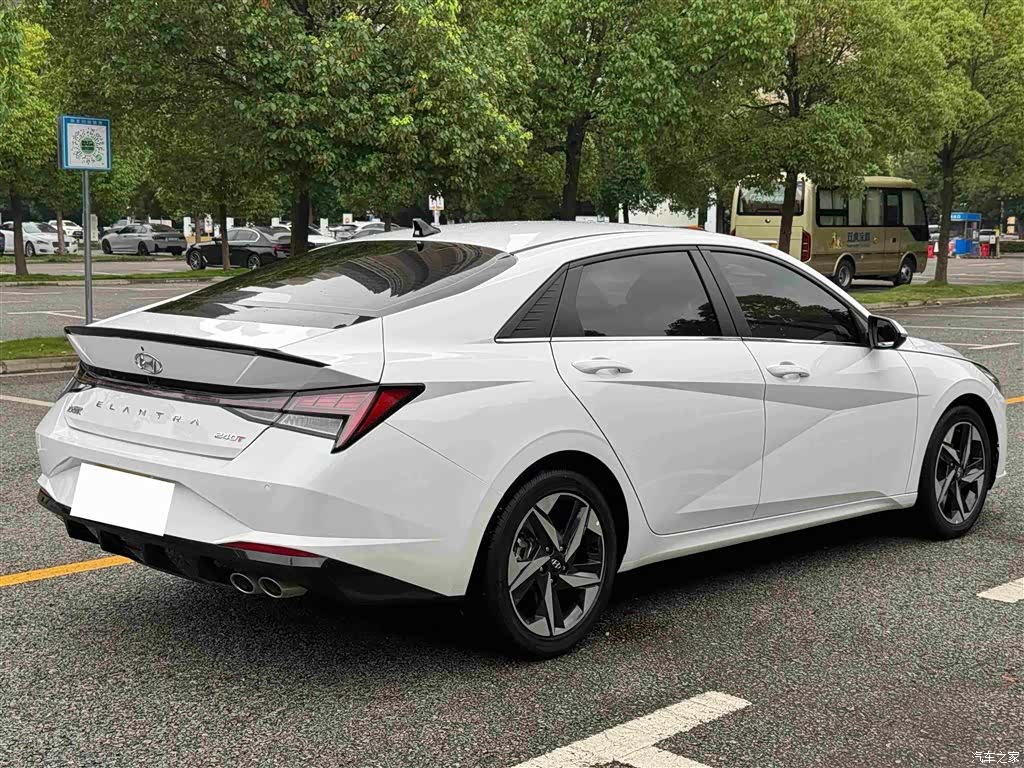 Hyundai Elantra, 2023 10