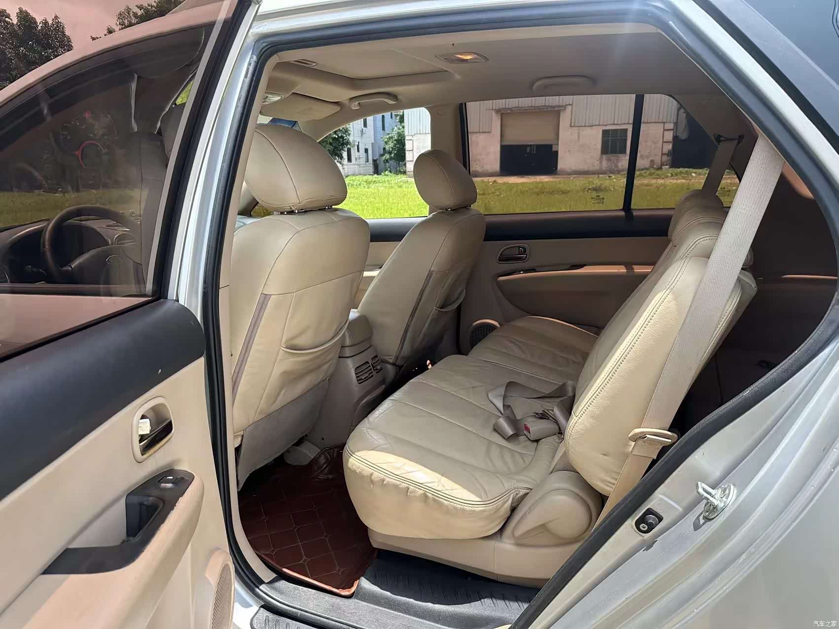 Kia 7, 2011 7