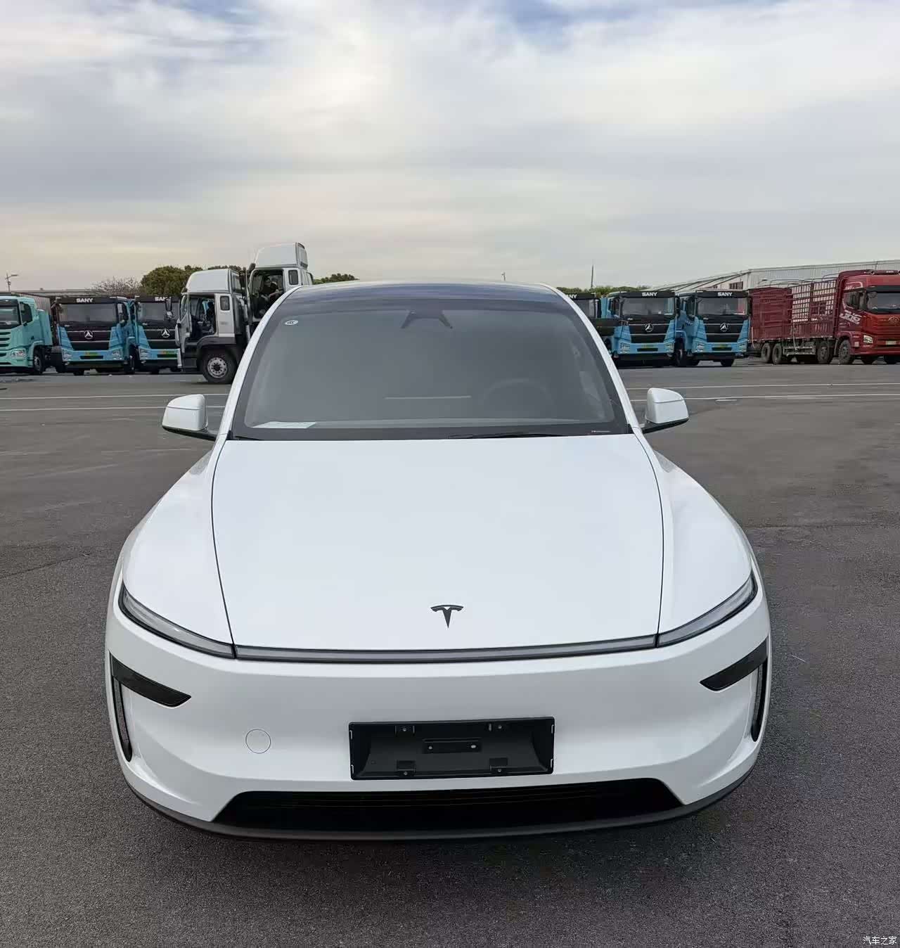 Tesla Model Y, 2026 27