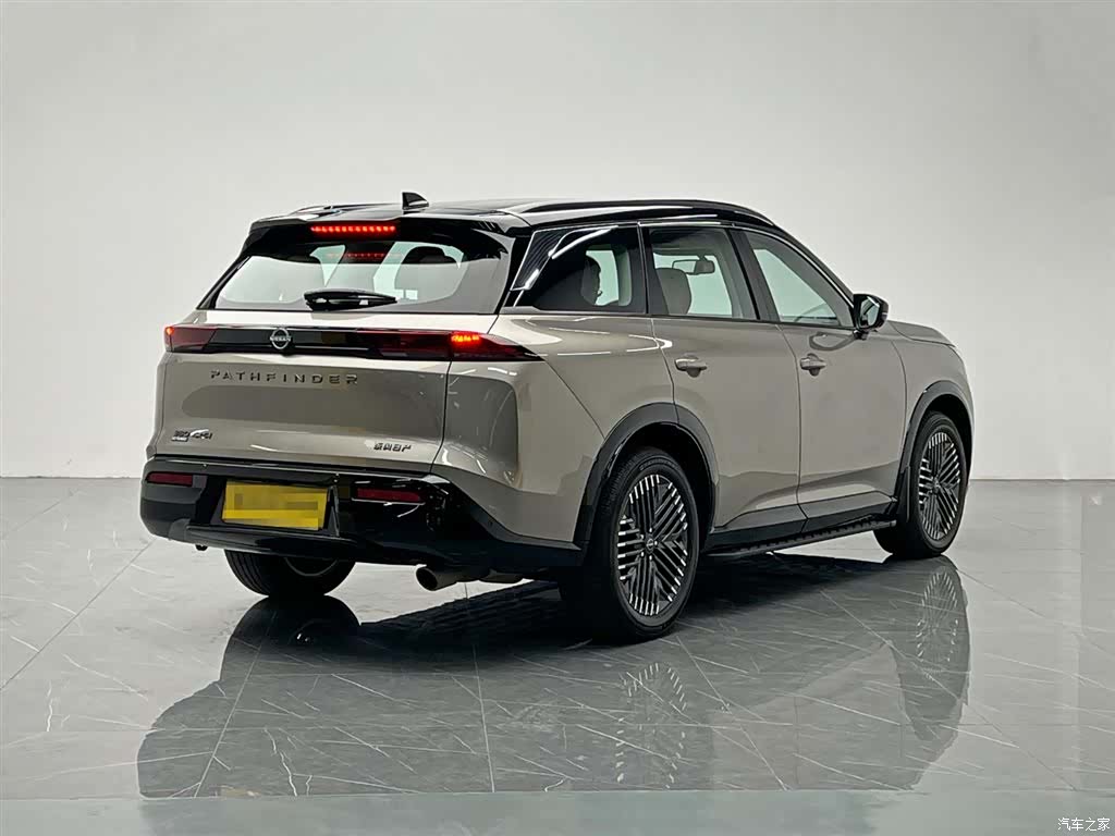 Nissan Pathfinder, 2024 6
