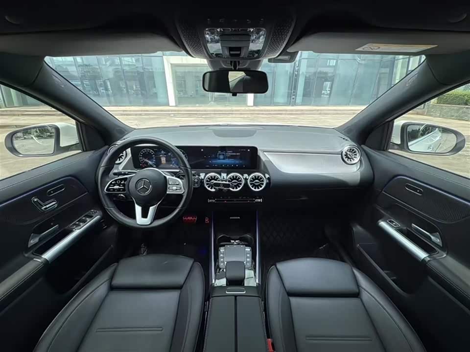 Mercedes-Benz GLA Mercedes-Benz GLA