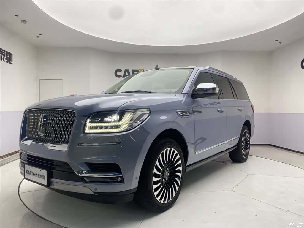 Lincoln Navigator, 2023 1