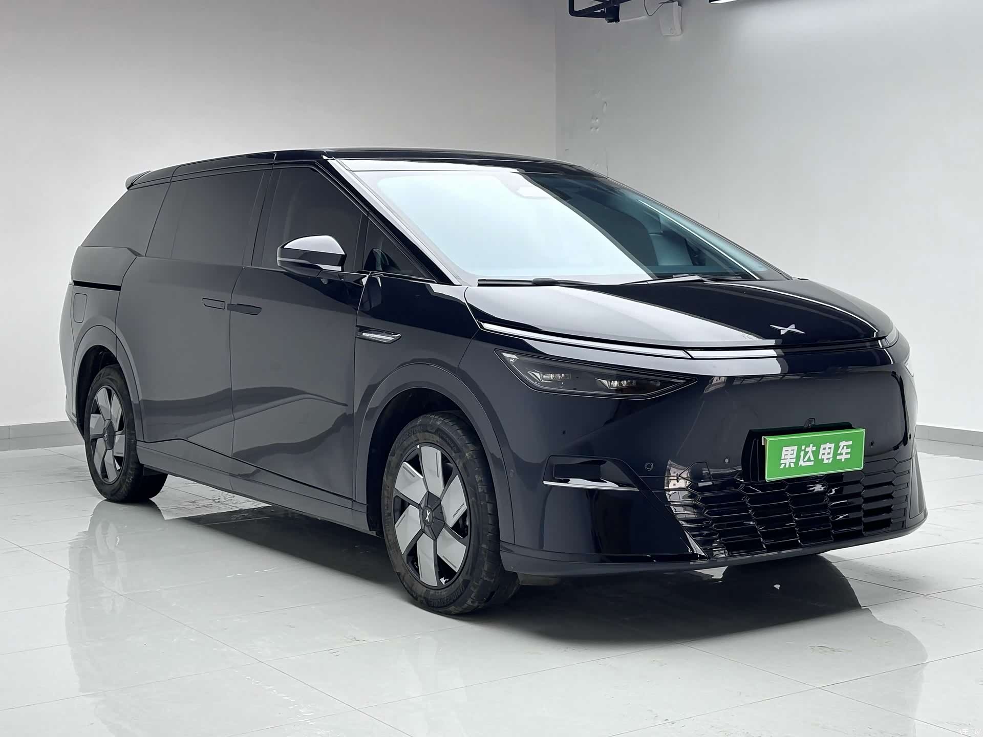 Xpeng X9, 2024 3