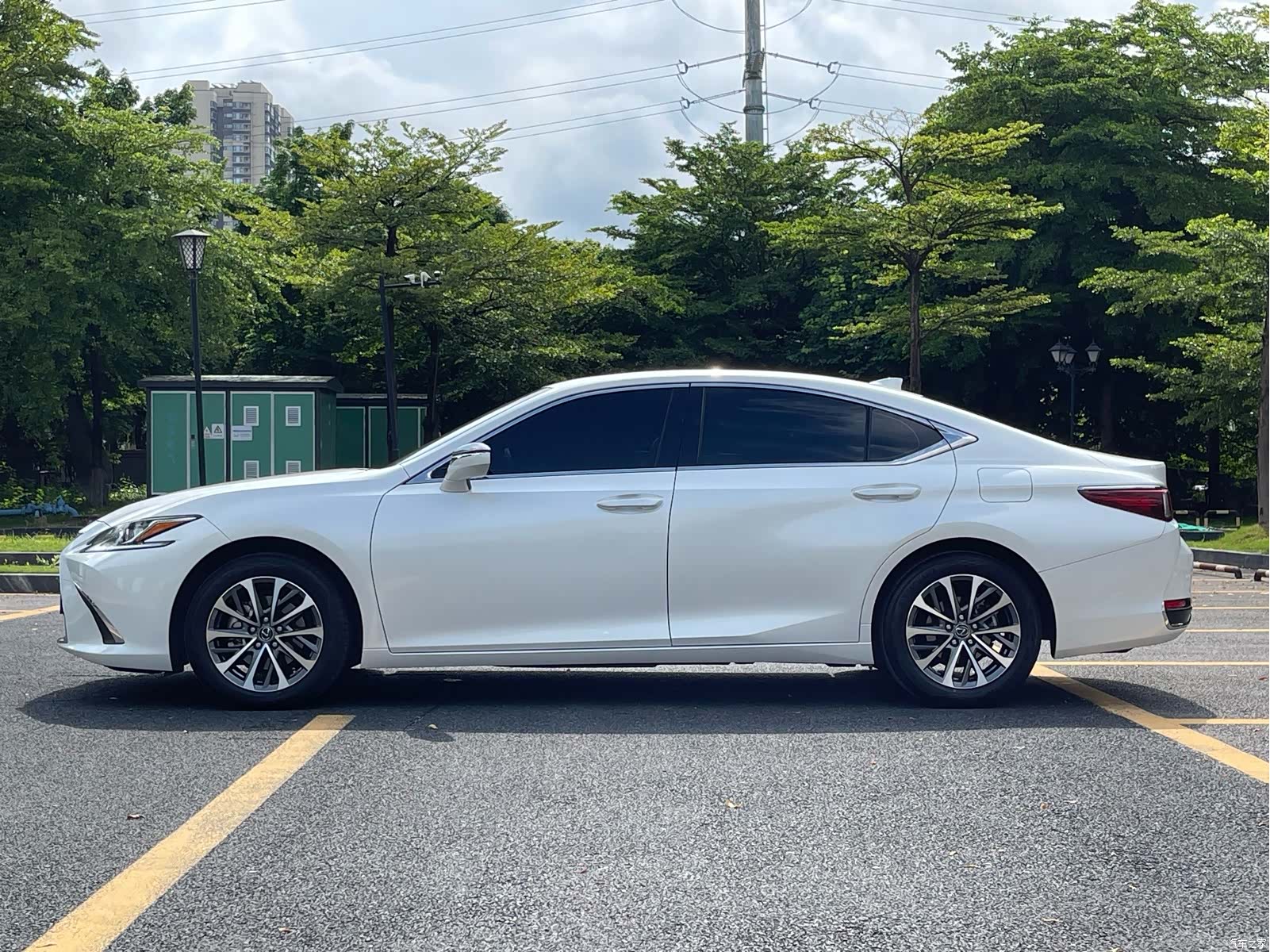 Lexus ES, 2024 7