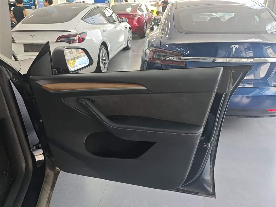 Tesla Model Y Tesla Model Y