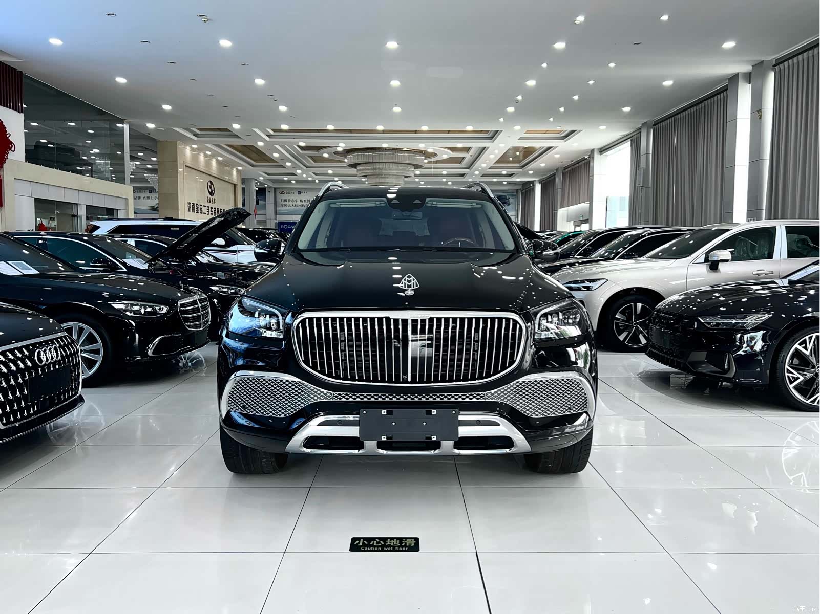 Maybach GLS, 2022 3