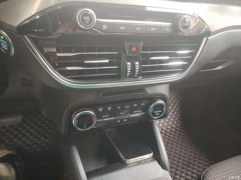 Ford Focus, 2020 все фото