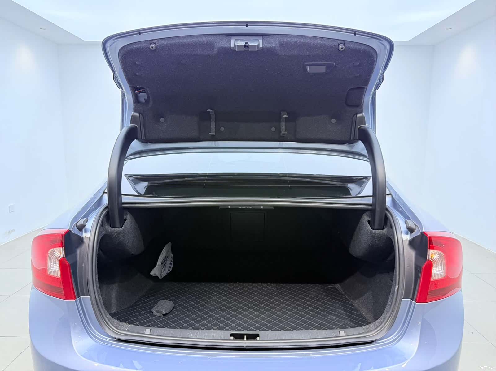 Volvo S60, 2018 16