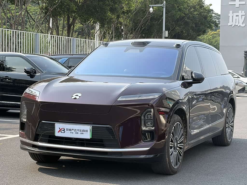 NIO ES8